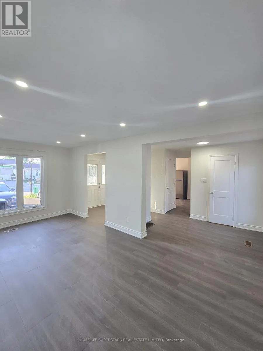 17 HEATHERSIDE COURT
