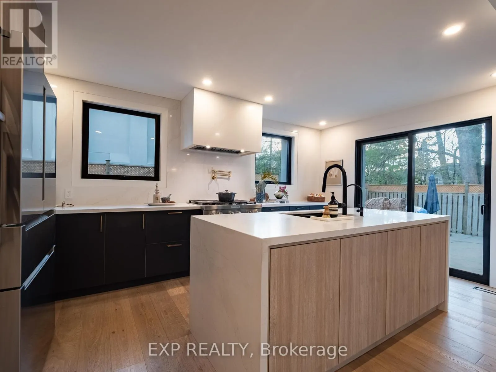 2433 TREVOR DRIVE