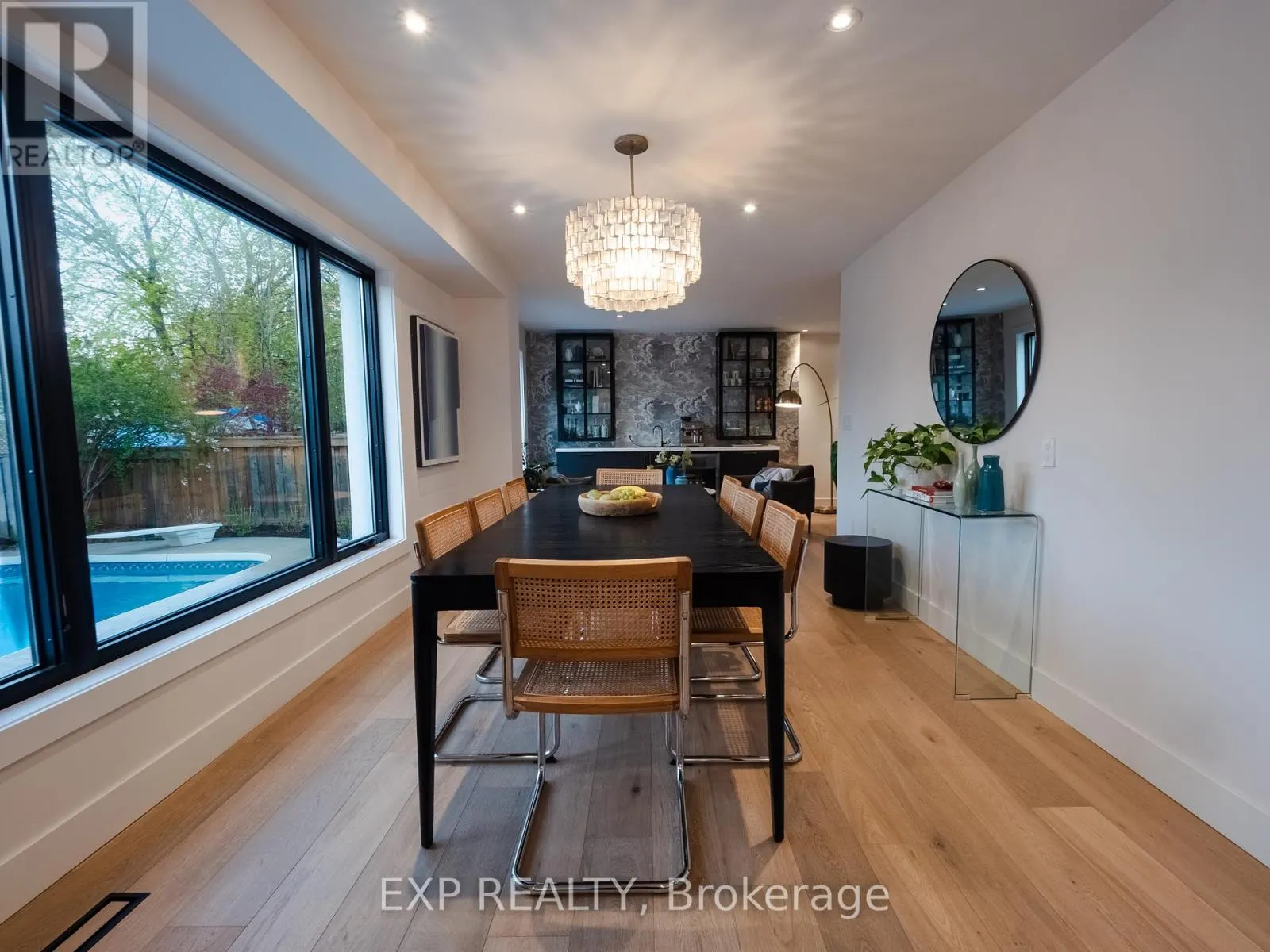 2433 TREVOR DRIVE
