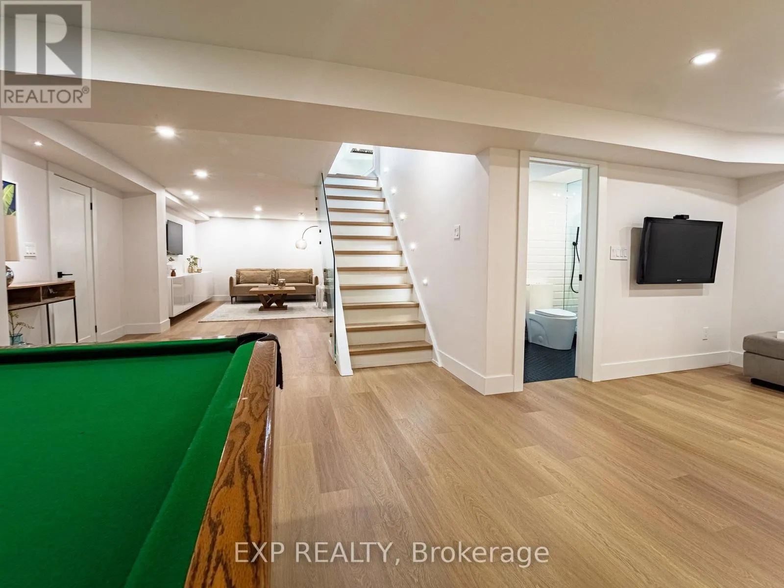 2433 TREVOR DRIVE