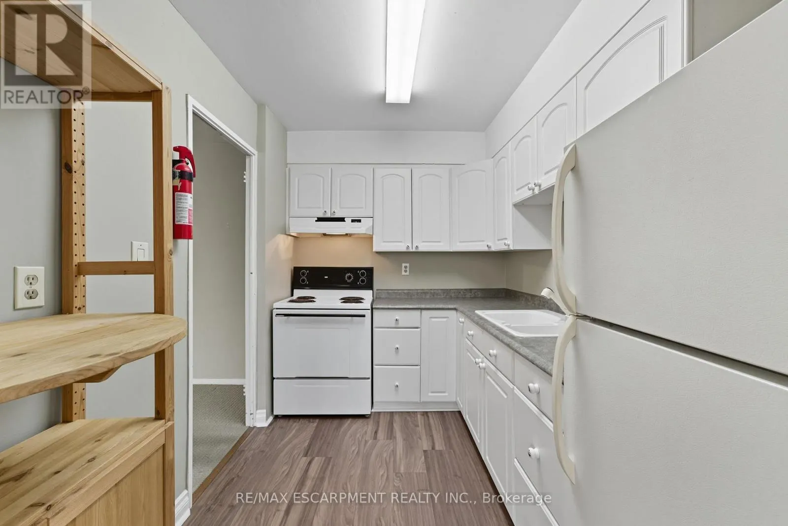 305 - 2263 MARINE DRIVE