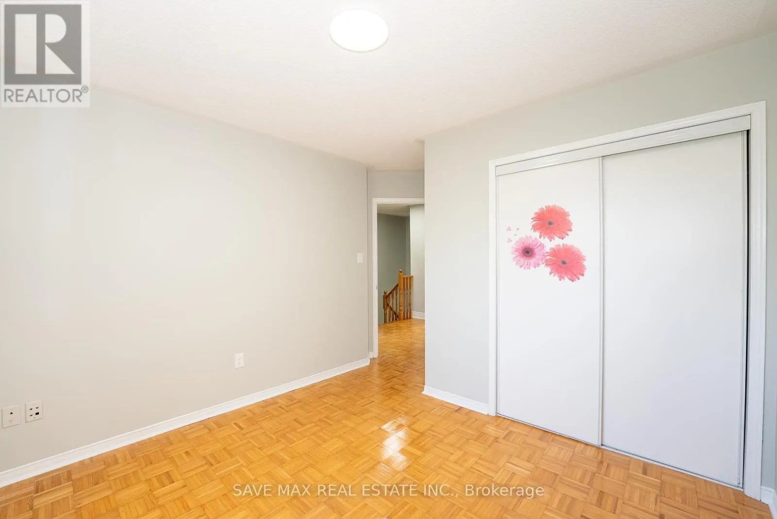 33 HEATHWOOD DRIVE