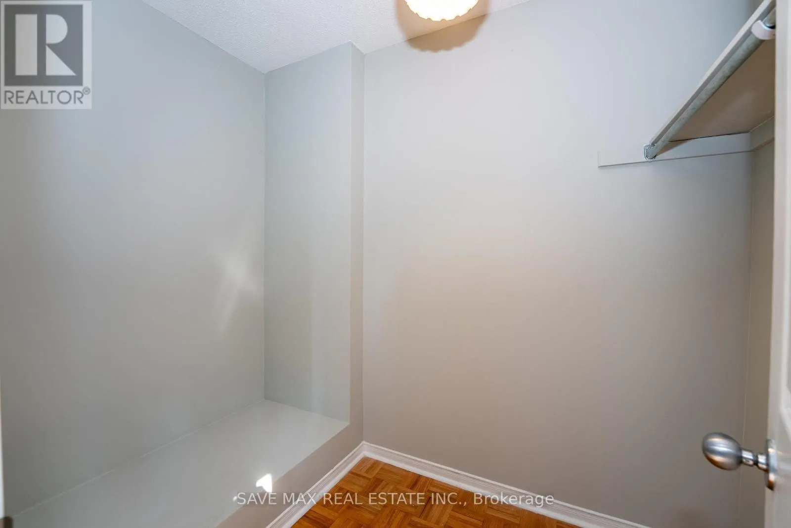 33 HEATHWOOD DRIVE