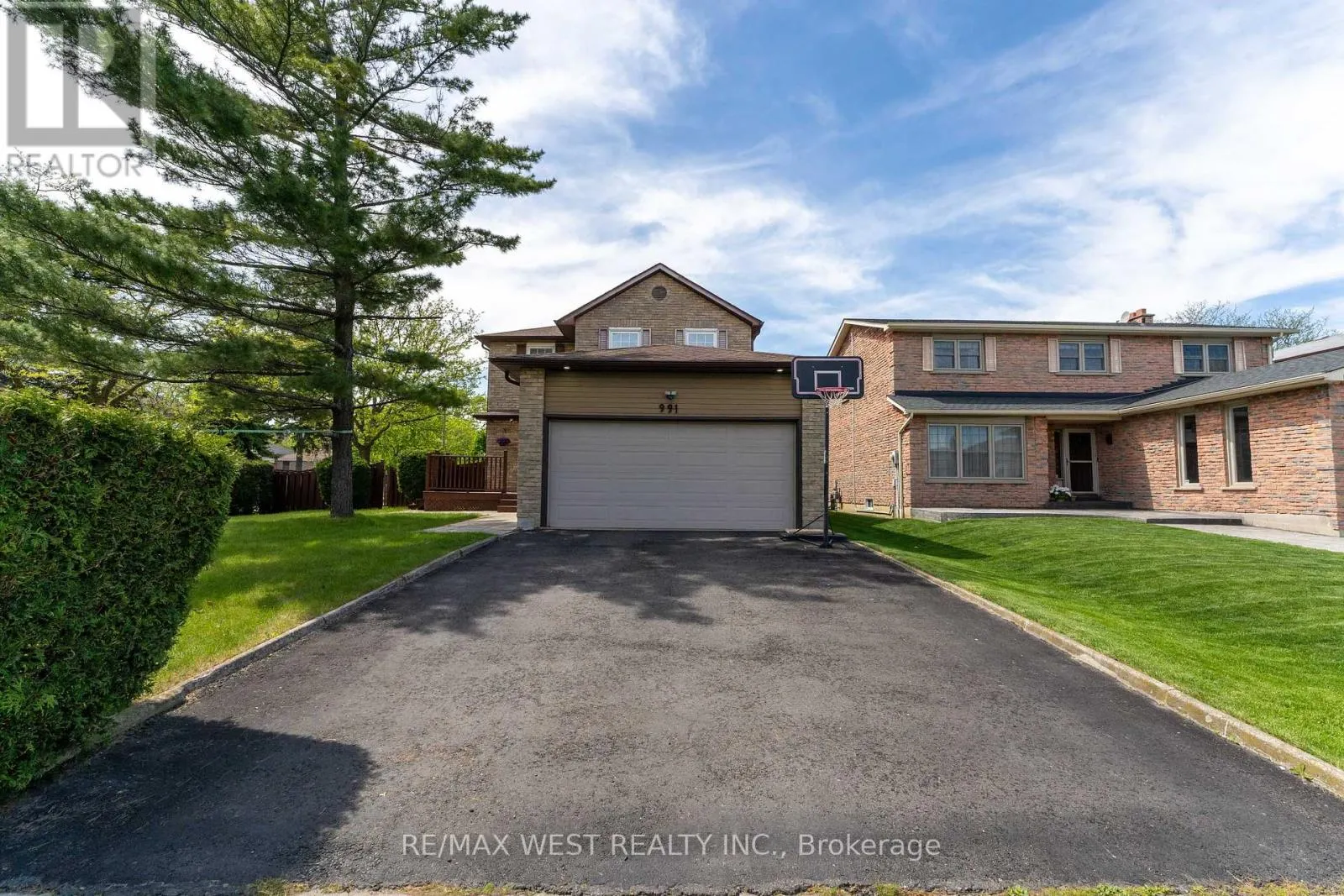 991 MANNINGTON LANE