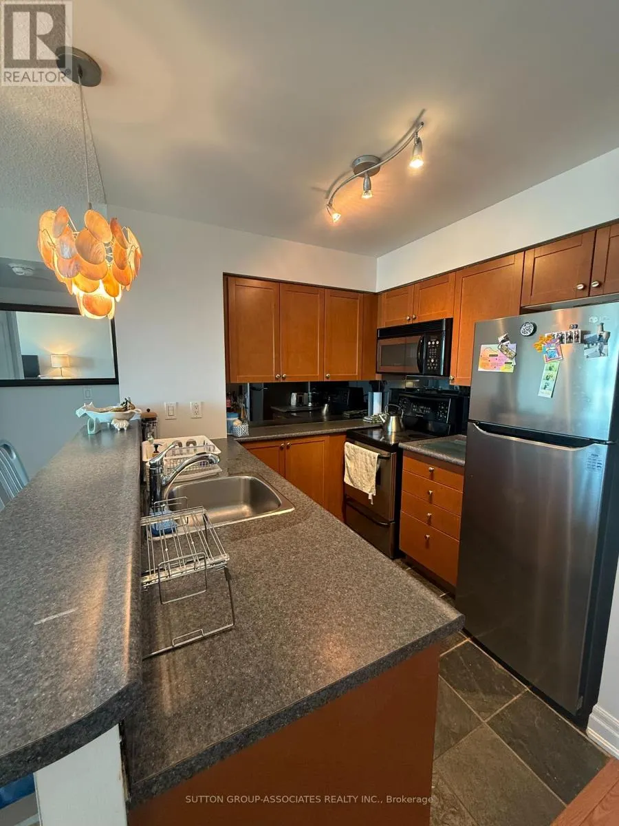 1204 - 2121 LAKE SHORE BOULEVARD W