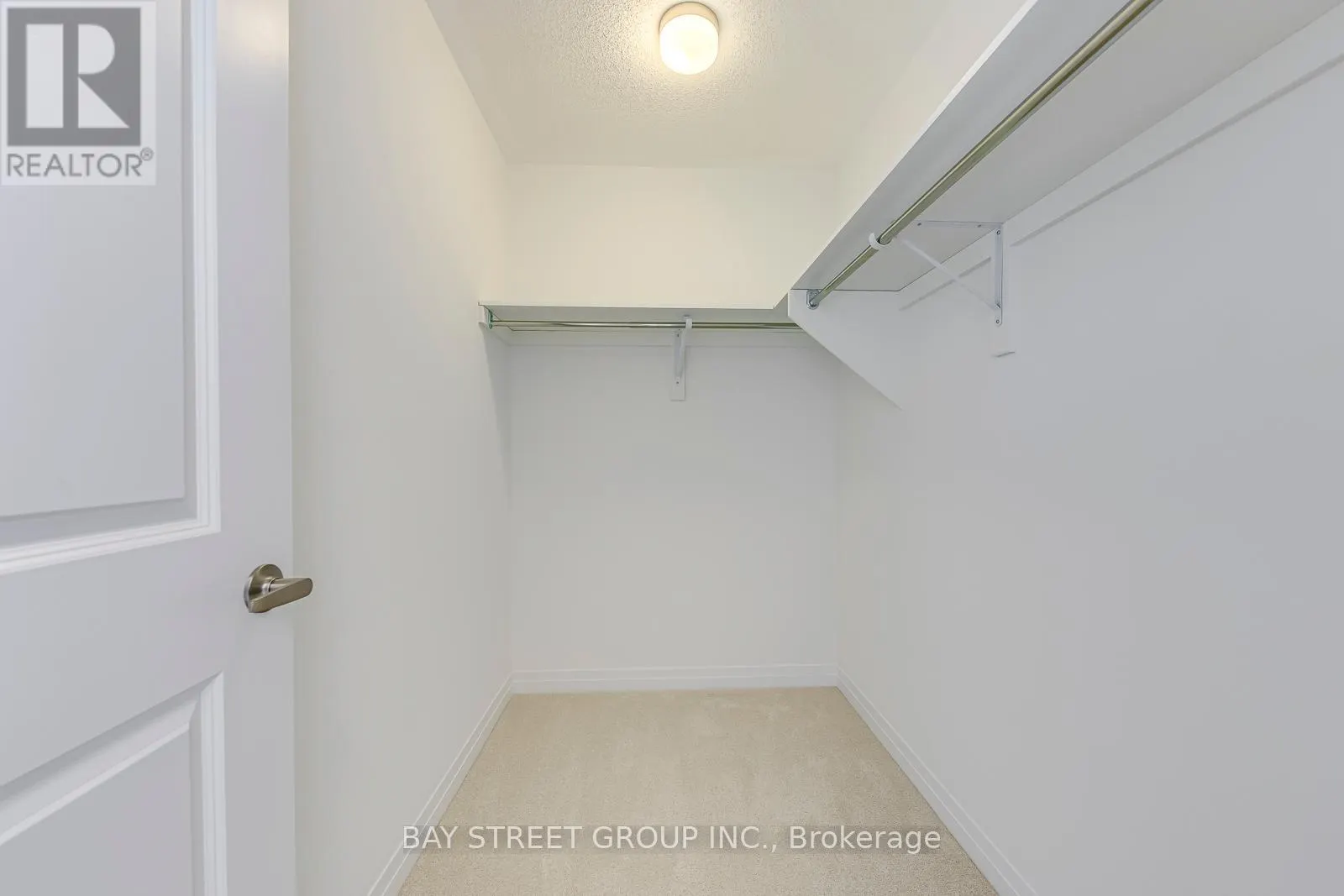 3226 CRYSTAL DRIVE