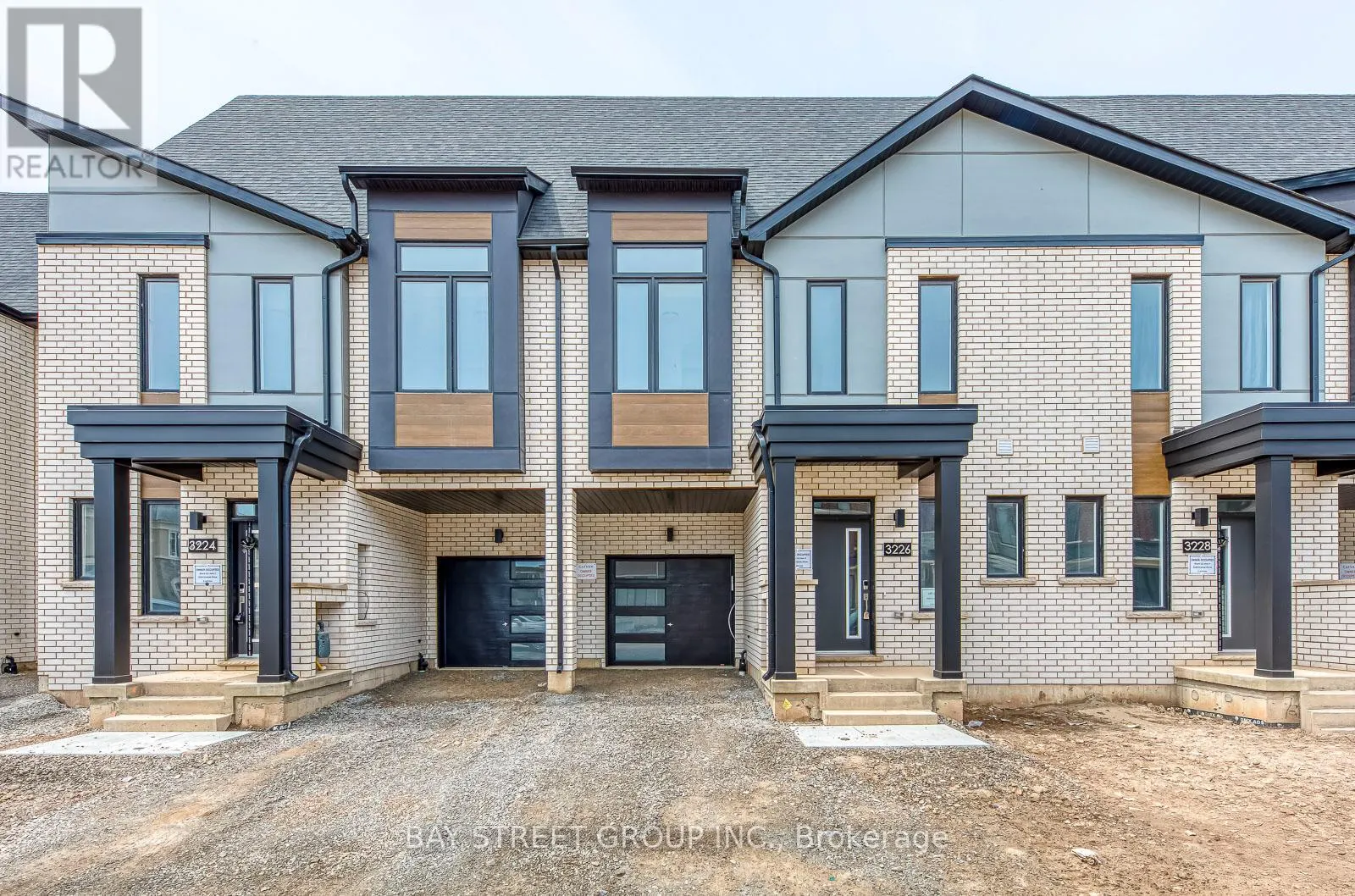 3226 CRYSTAL DRIVE
