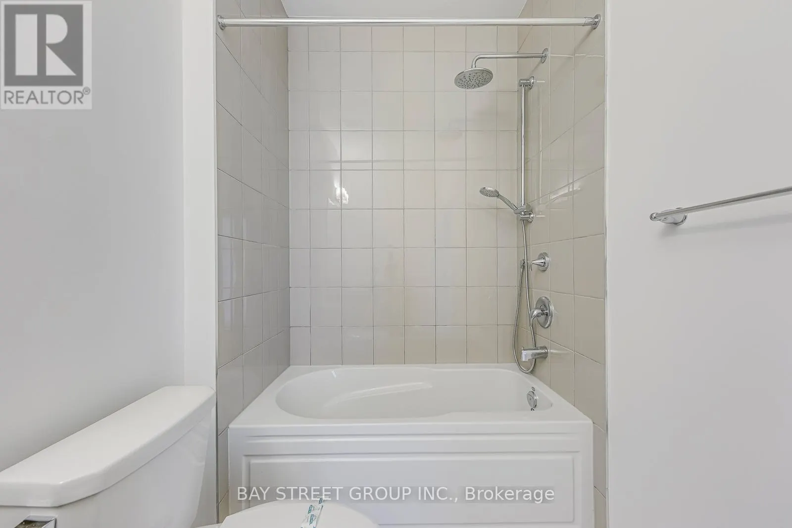 3226 CRYSTAL DRIVE