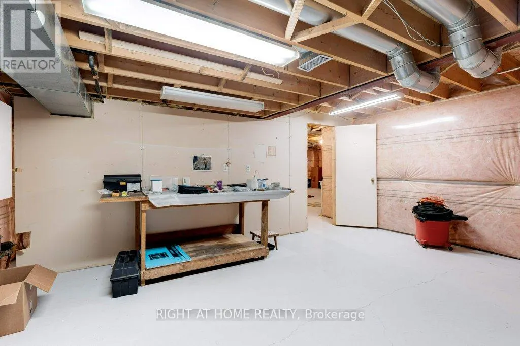 2109 BERWICK DRIVE