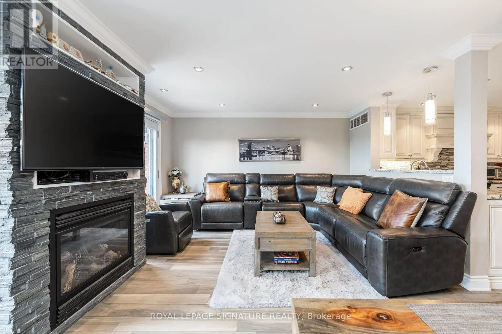 4091 DURSLEY CRESCENT