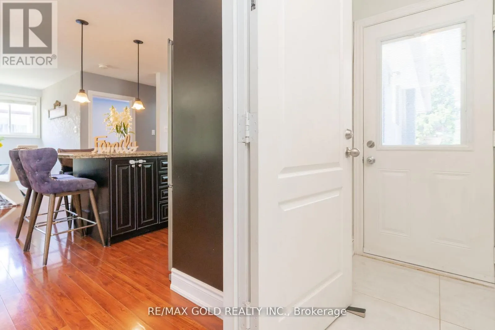 10 BROOKDALE CRESCENT