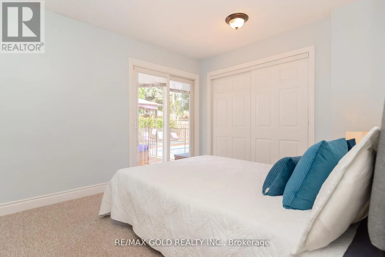 10 BROOKDALE CRESCENT