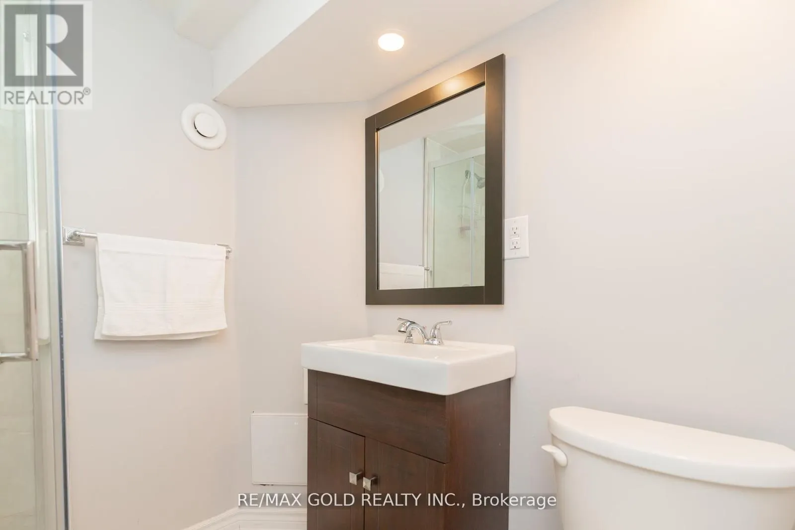 10 BROOKDALE CRESCENT