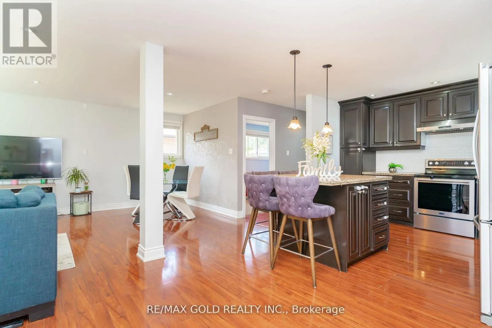 10 BROOKDALE CRESCENT