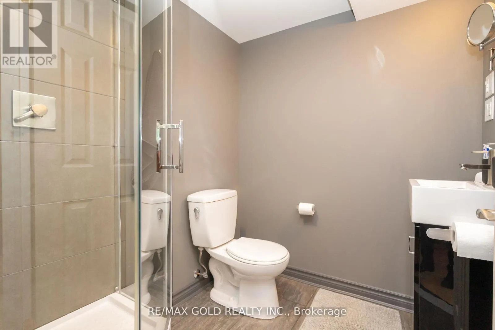 36 ALDERBURY CRESCENT