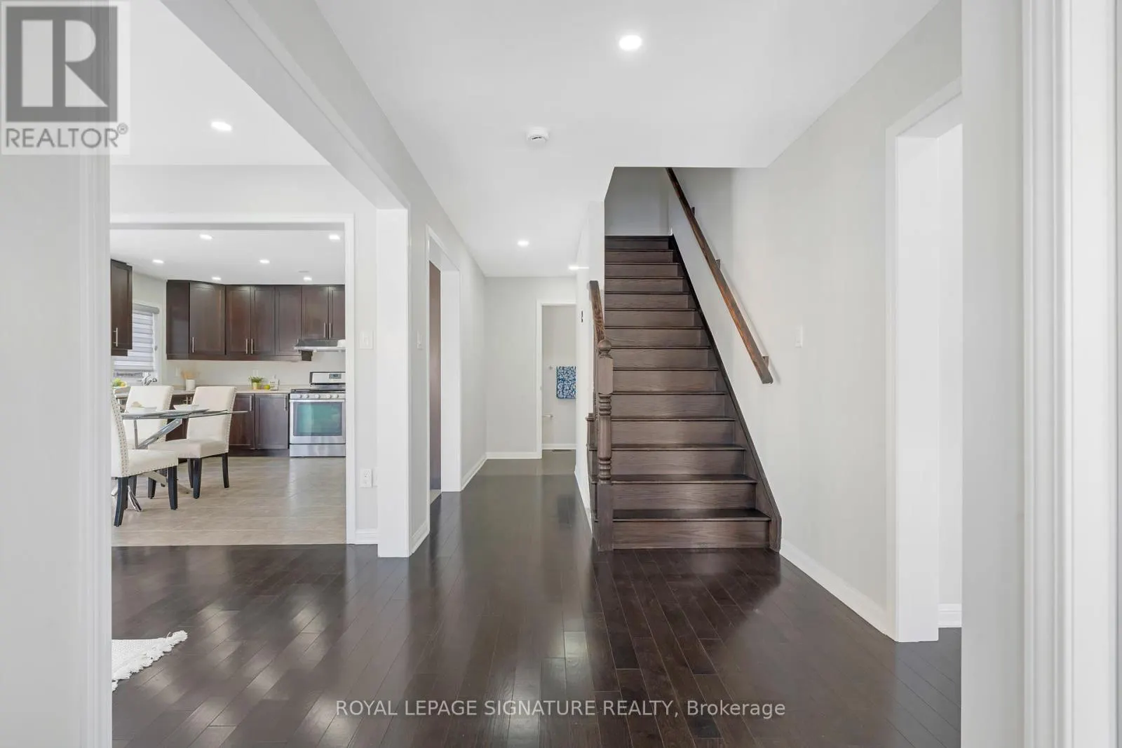 897 FARMSTEAD DRIVE