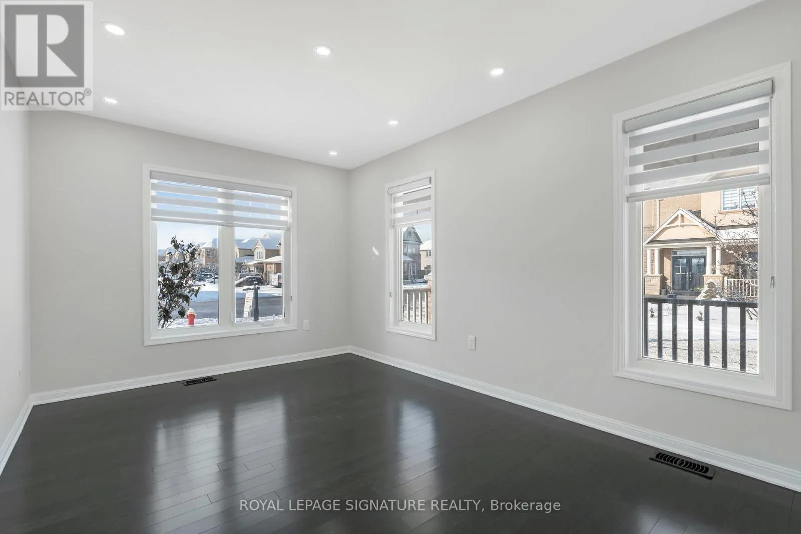 897 FARMSTEAD DRIVE