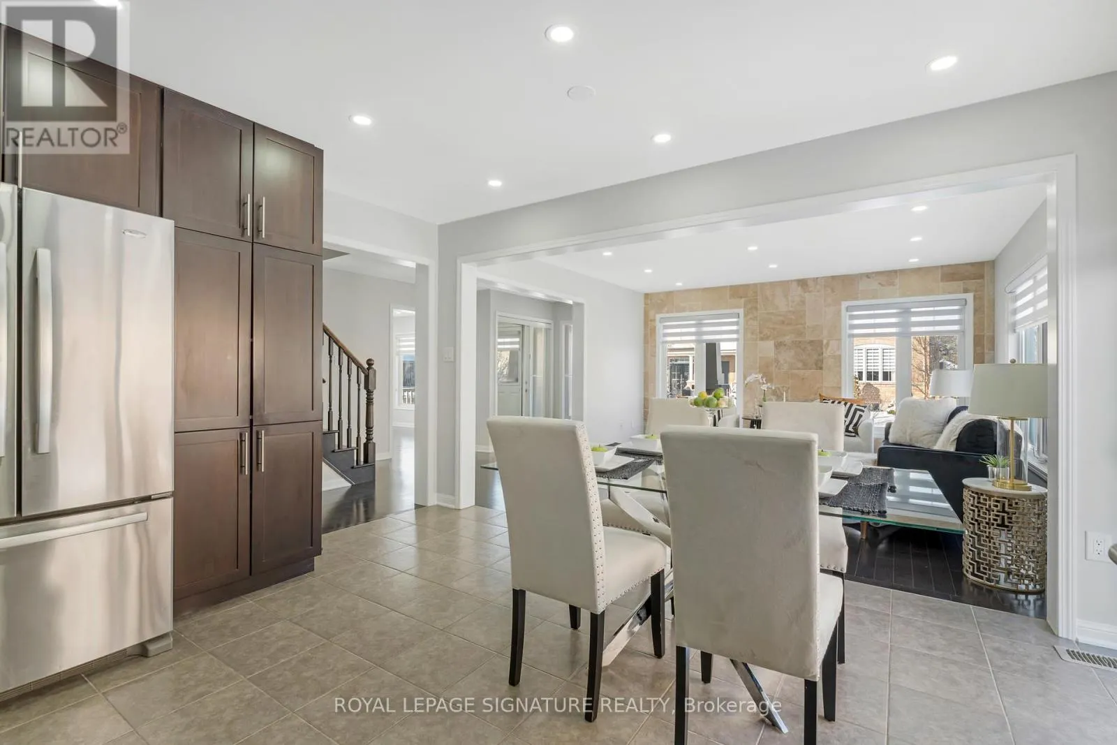 897 FARMSTEAD DRIVE