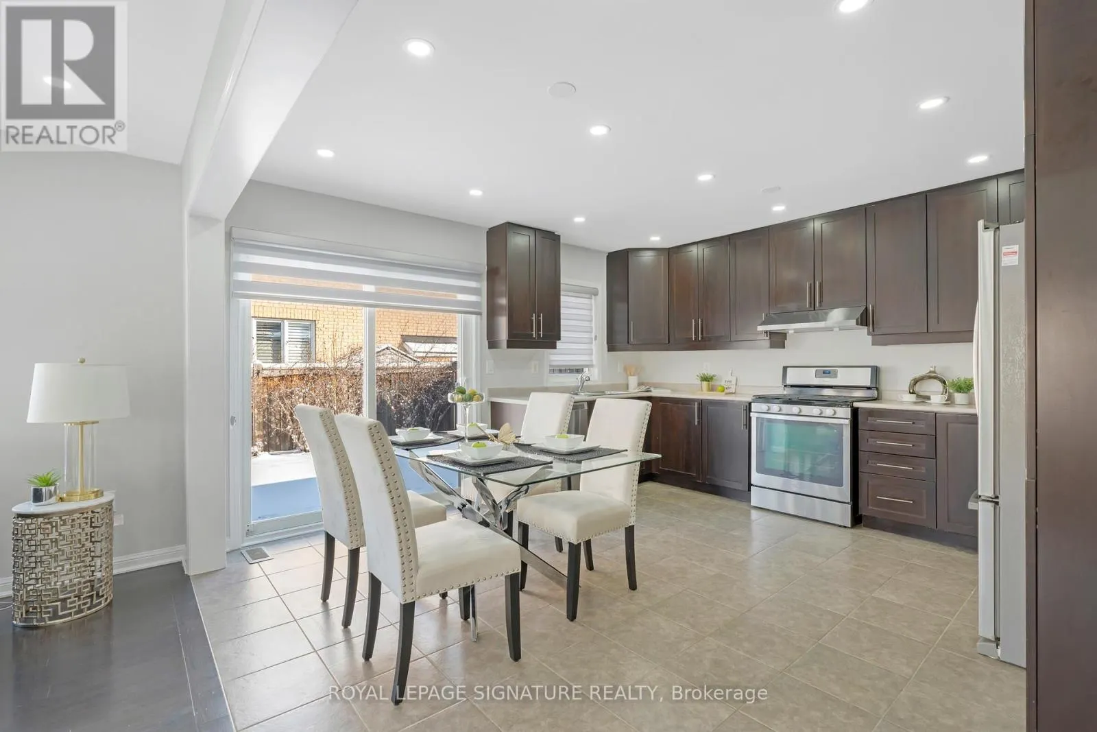 897 FARMSTEAD DRIVE