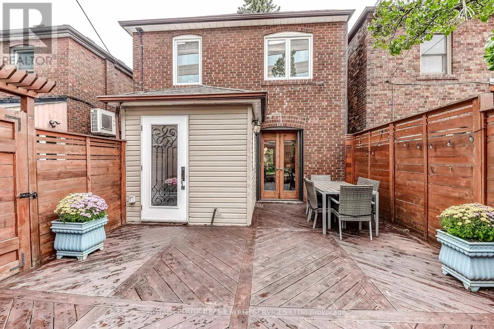 16 LARKIN AVENUE