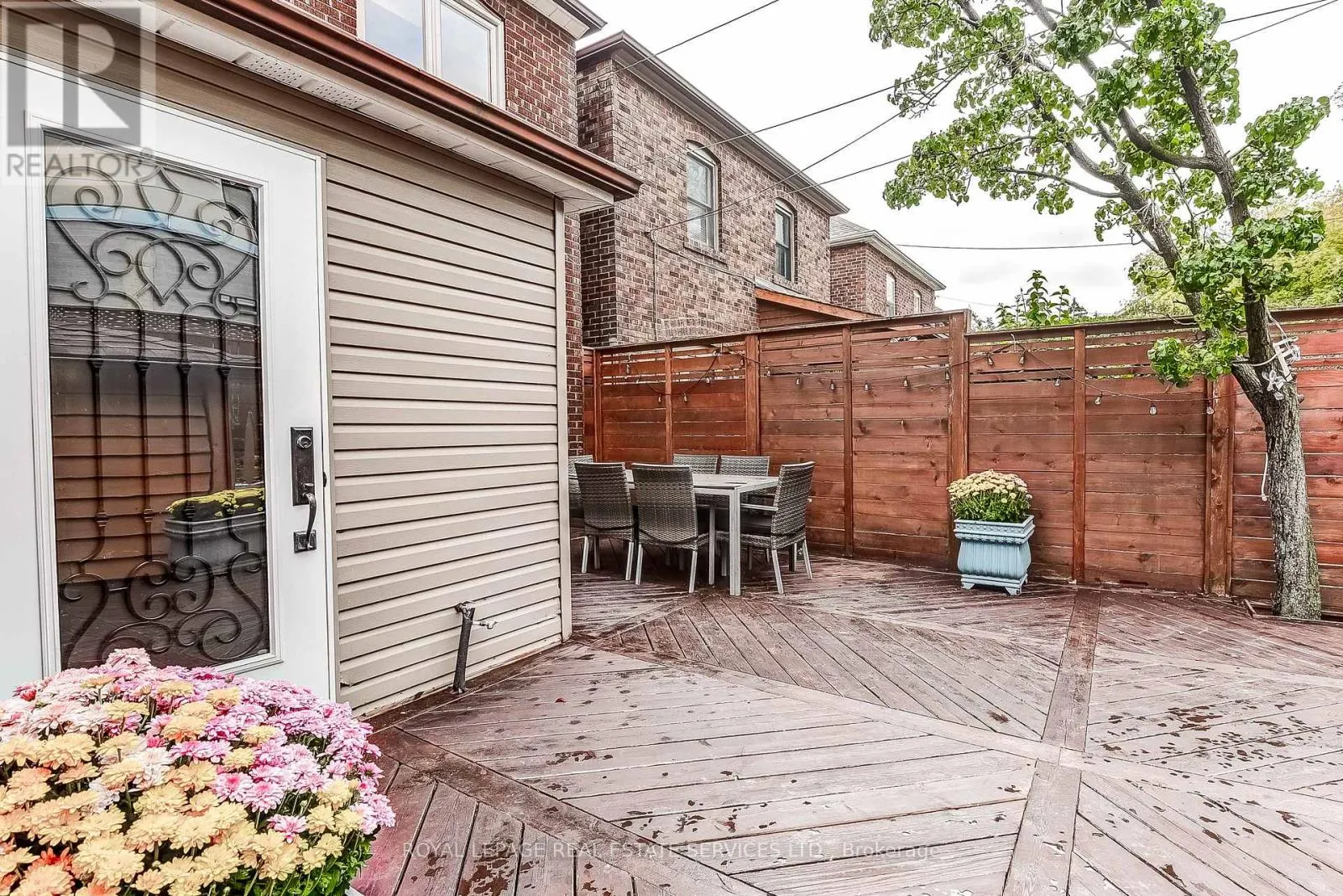 16 LARKIN AVENUE