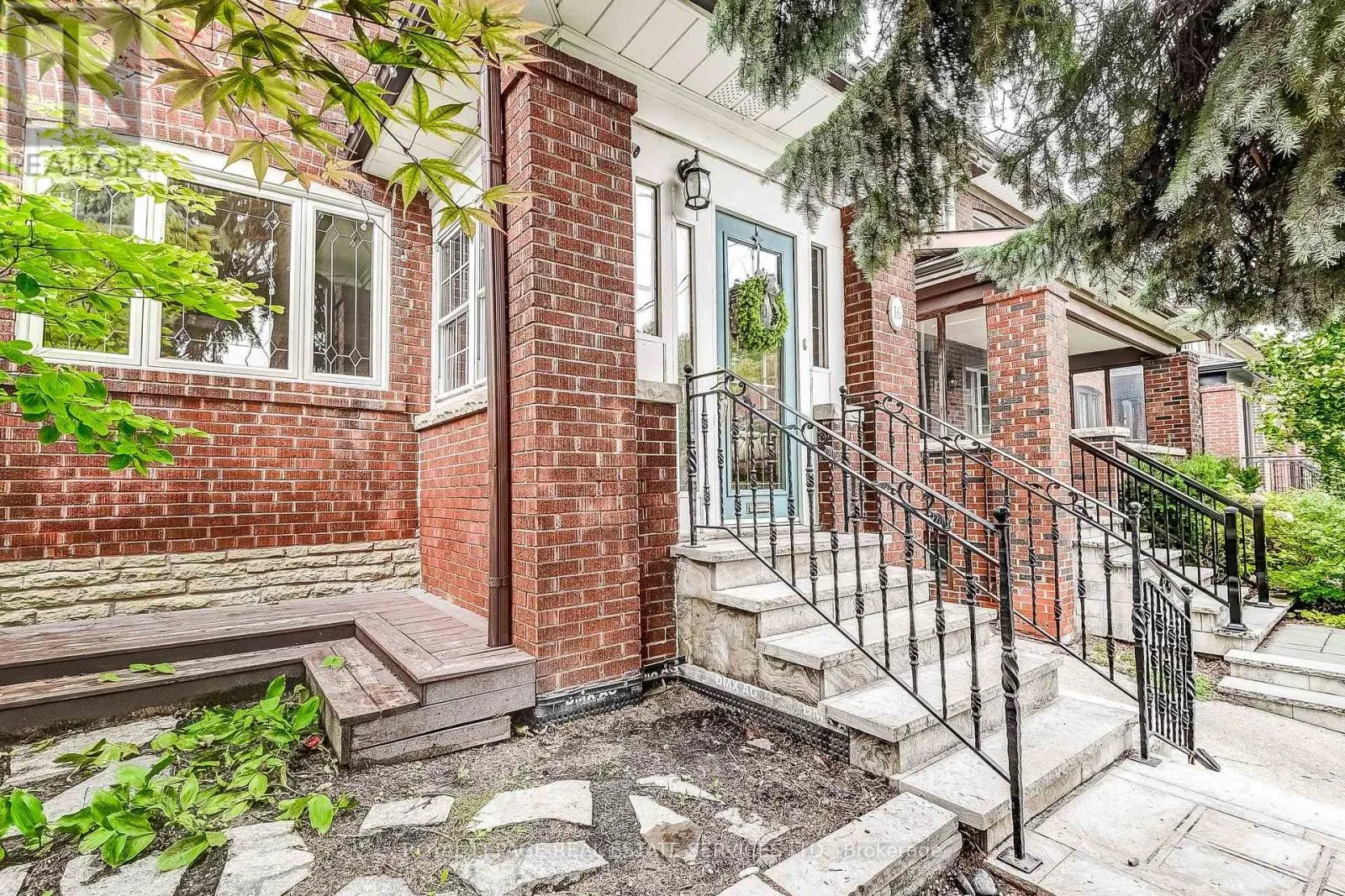 16 LARKIN AVENUE