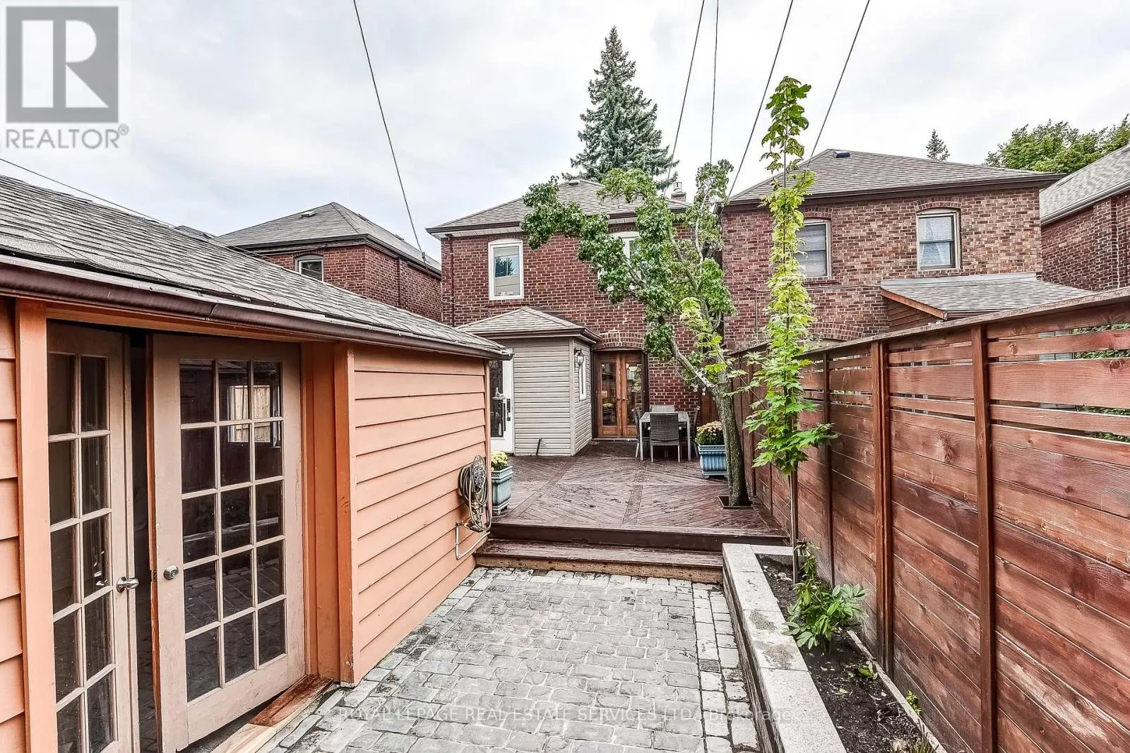 16 LARKIN AVENUE