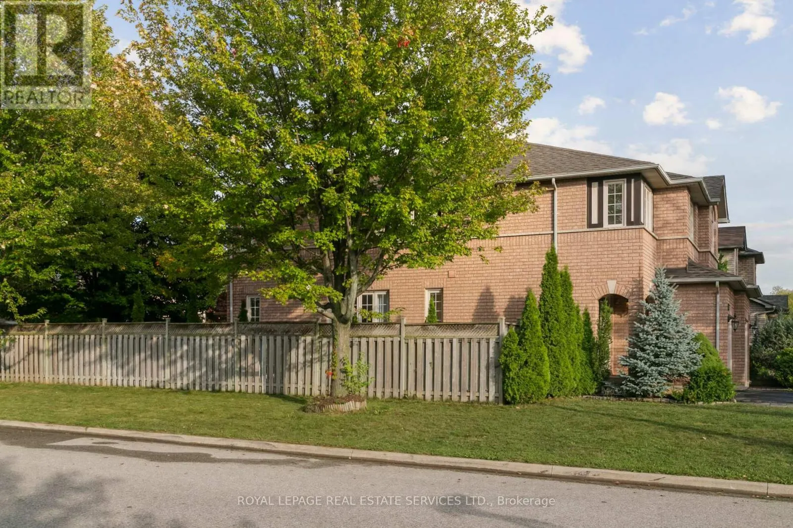 2193 SHORNCLIFFE BOULEVARD