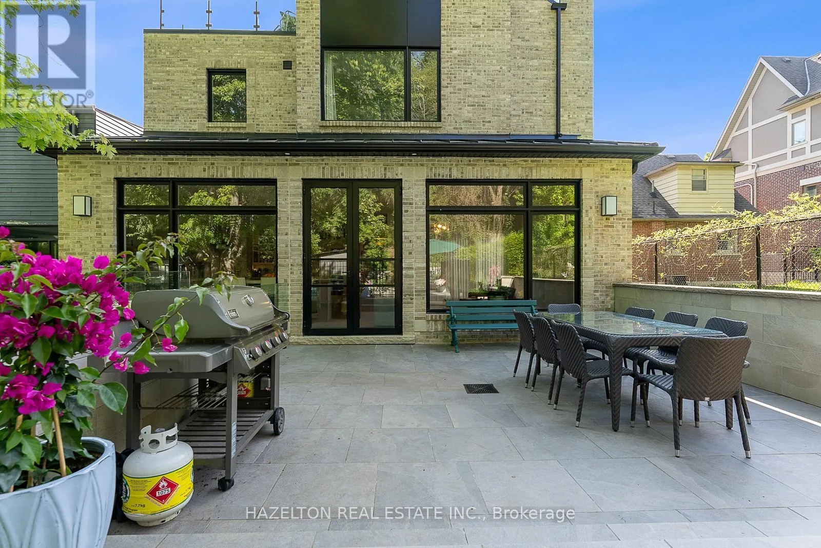 35 WORTHINGTON CRESCENT