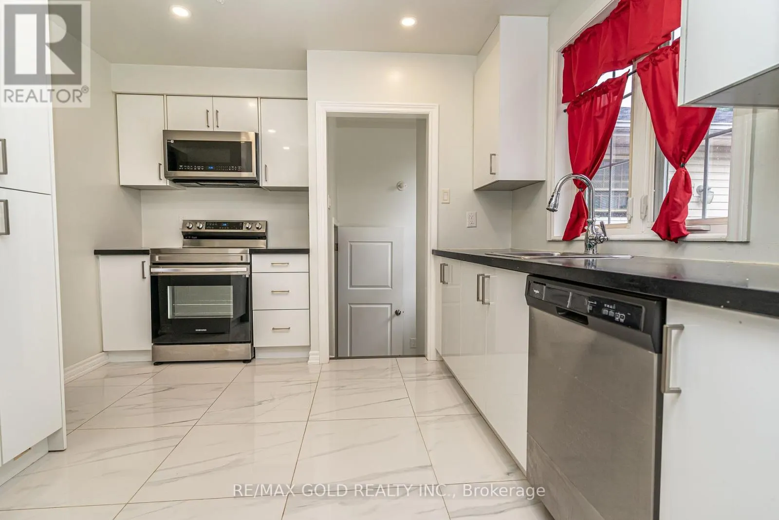 41 ABERDEEN CRESCENT