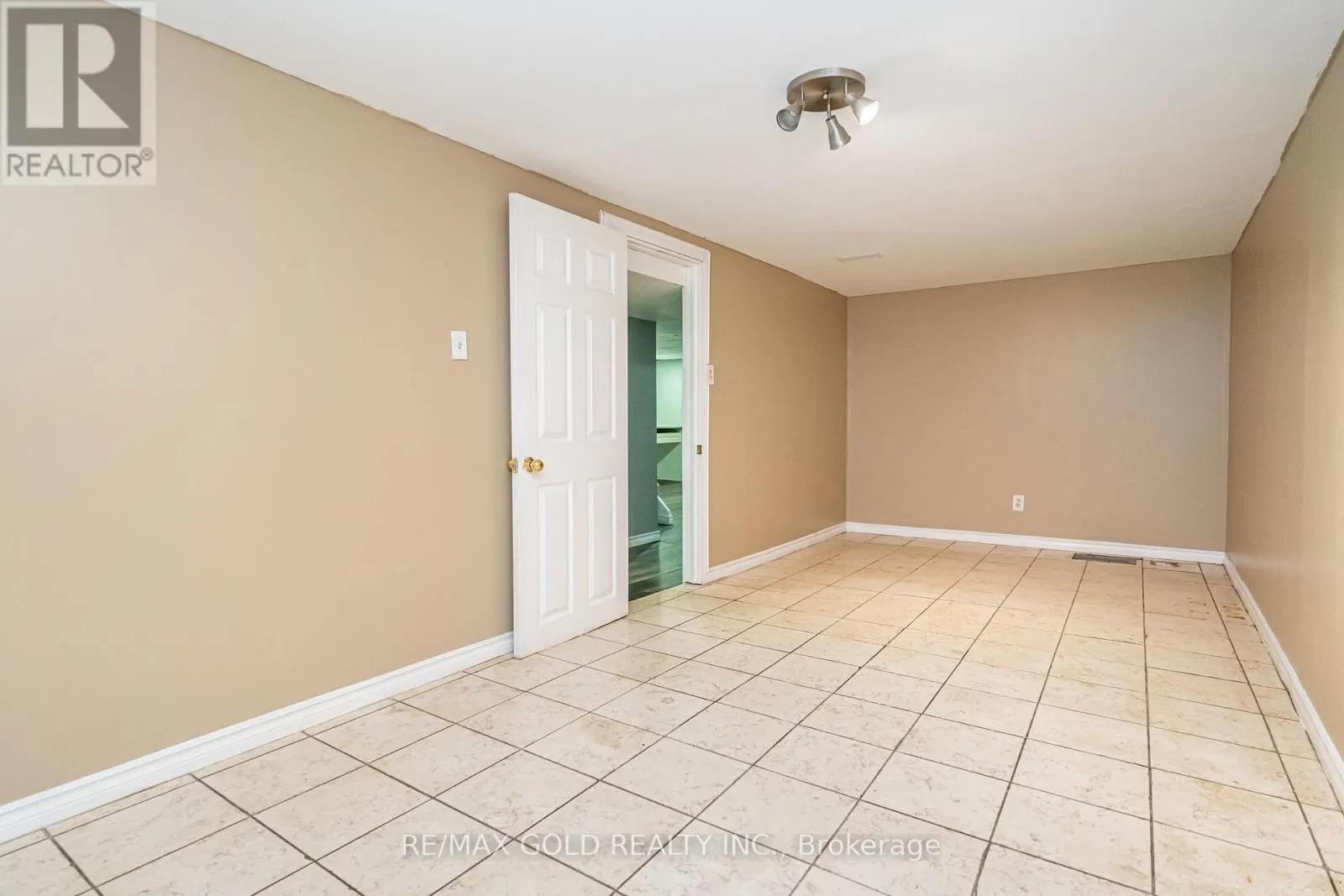 41 ABERDEEN CRESCENT