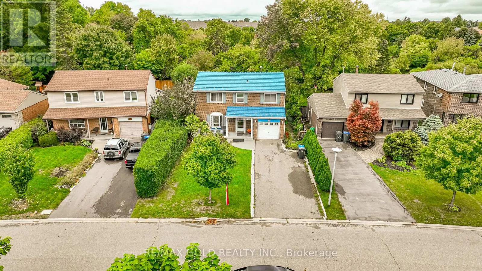 12 LORRAINE CRESCENT