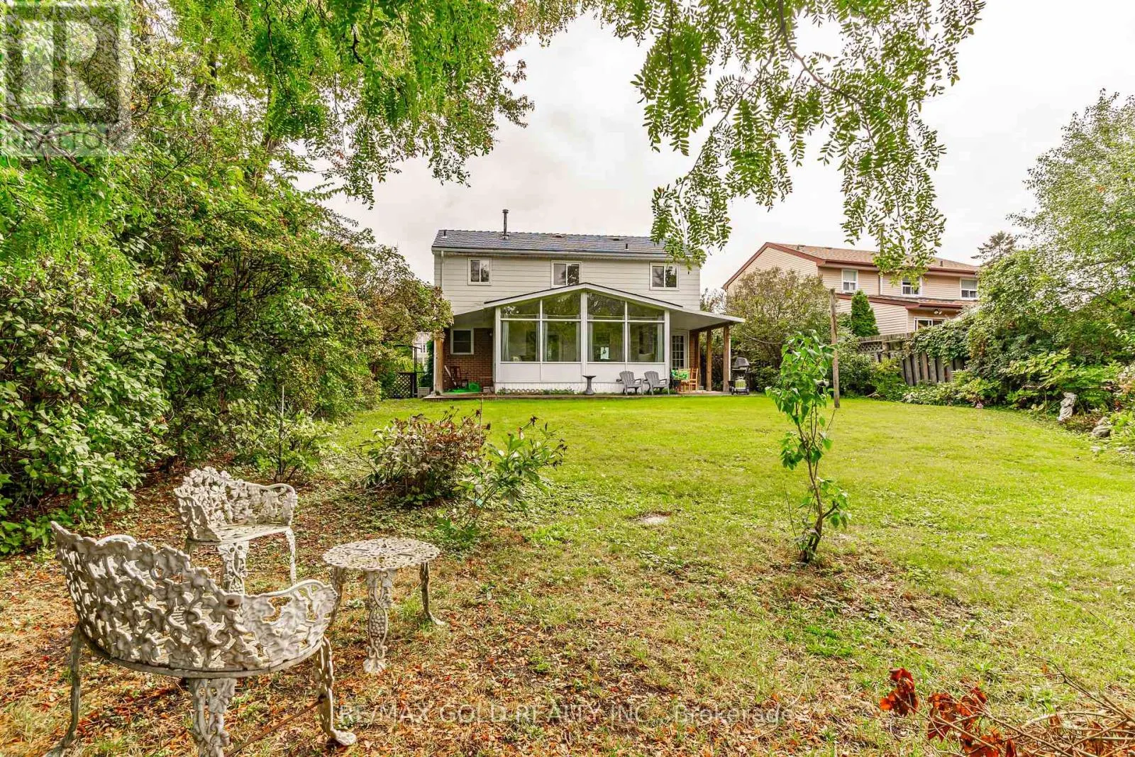 12 LORRAINE CRESCENT