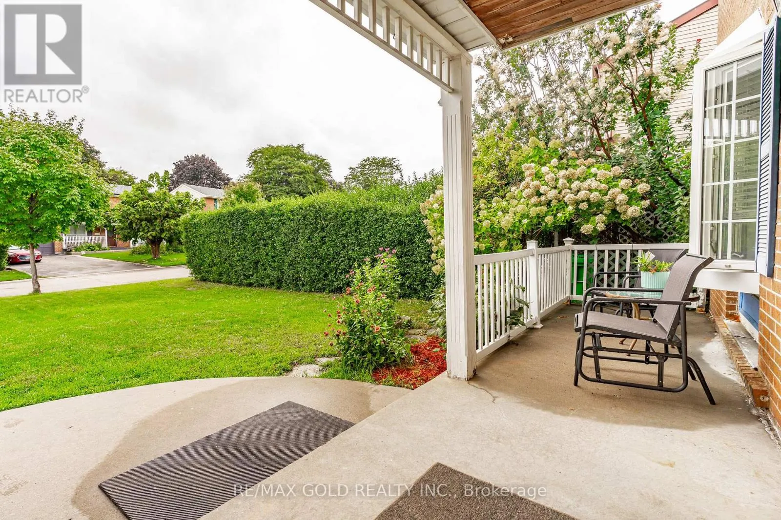12 LORRAINE CRESCENT