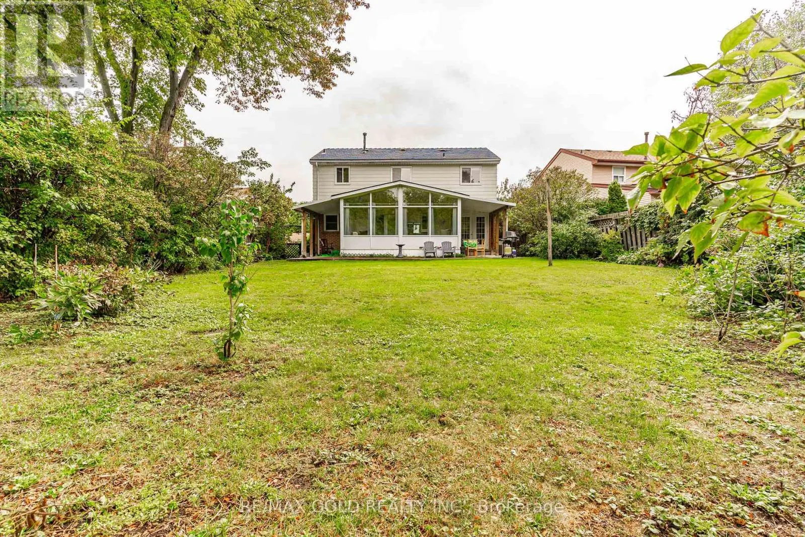12 LORRAINE CRESCENT