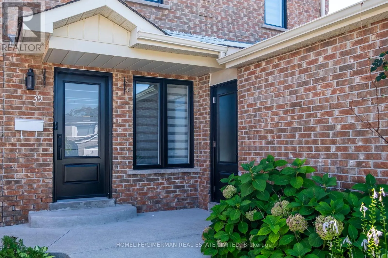 39 STANWELL DRIVE