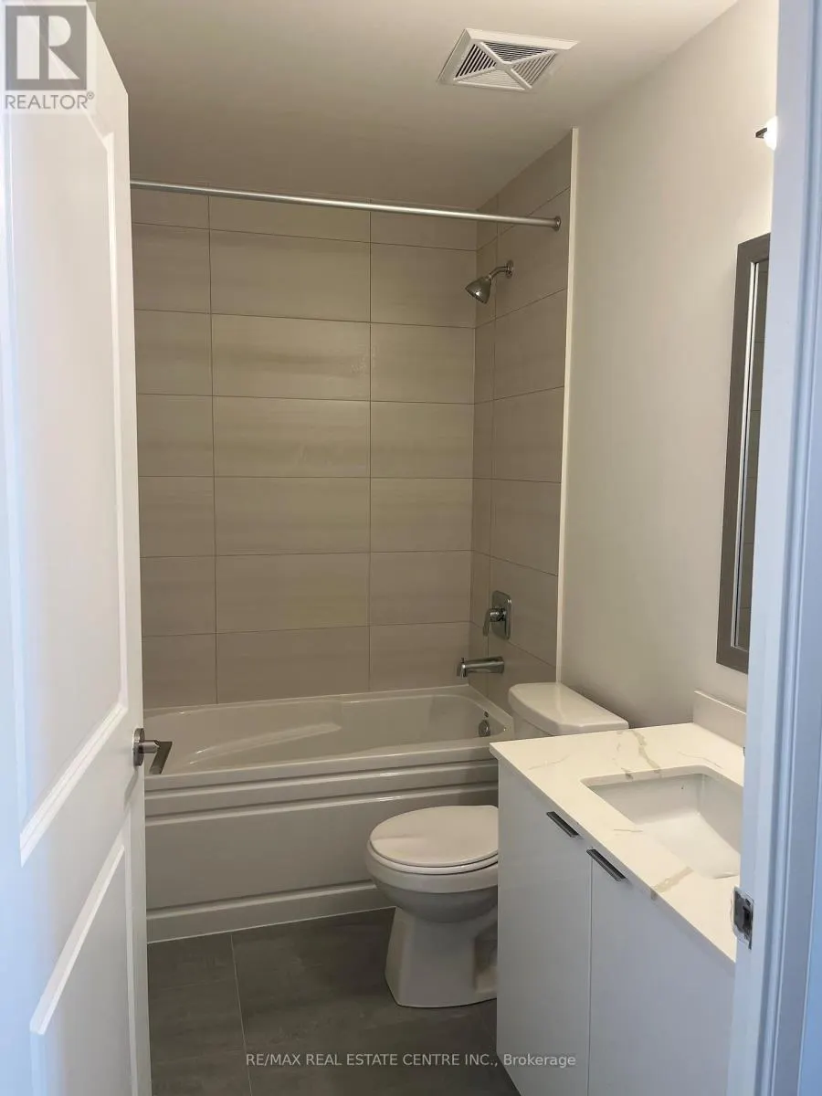 422 - 15 WATERGARDEN DRIVE