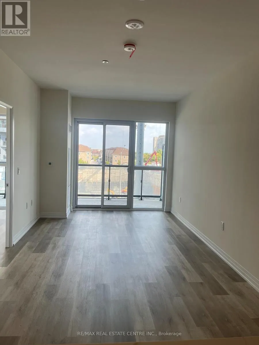 422 - 15 WATERGARDEN DRIVE