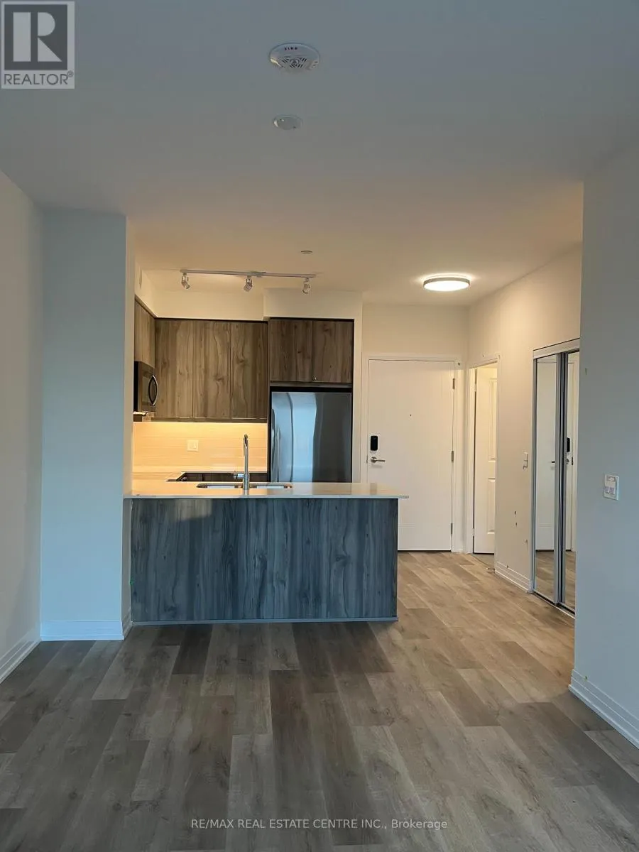 422 - 15 WATERGARDEN DRIVE