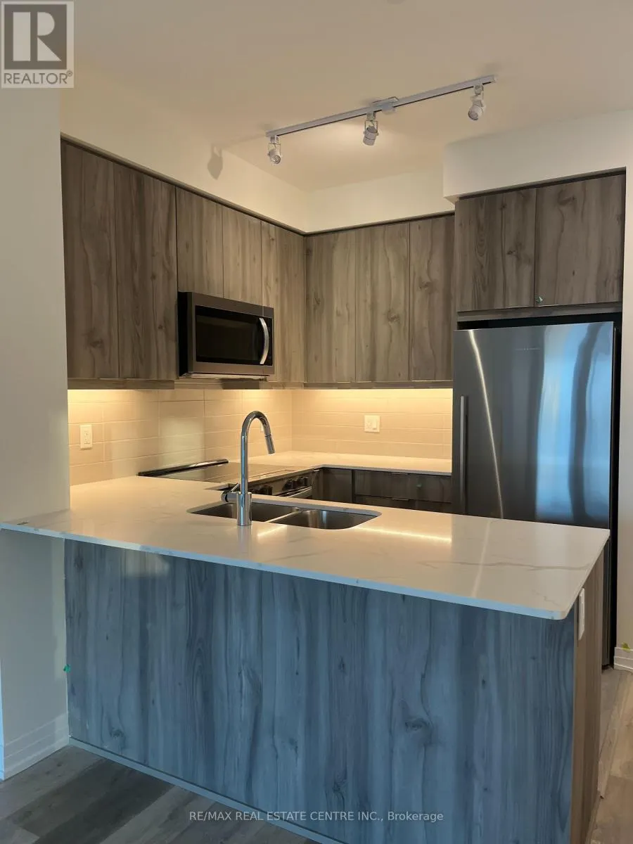 422 - 15 WATERGARDEN DRIVE