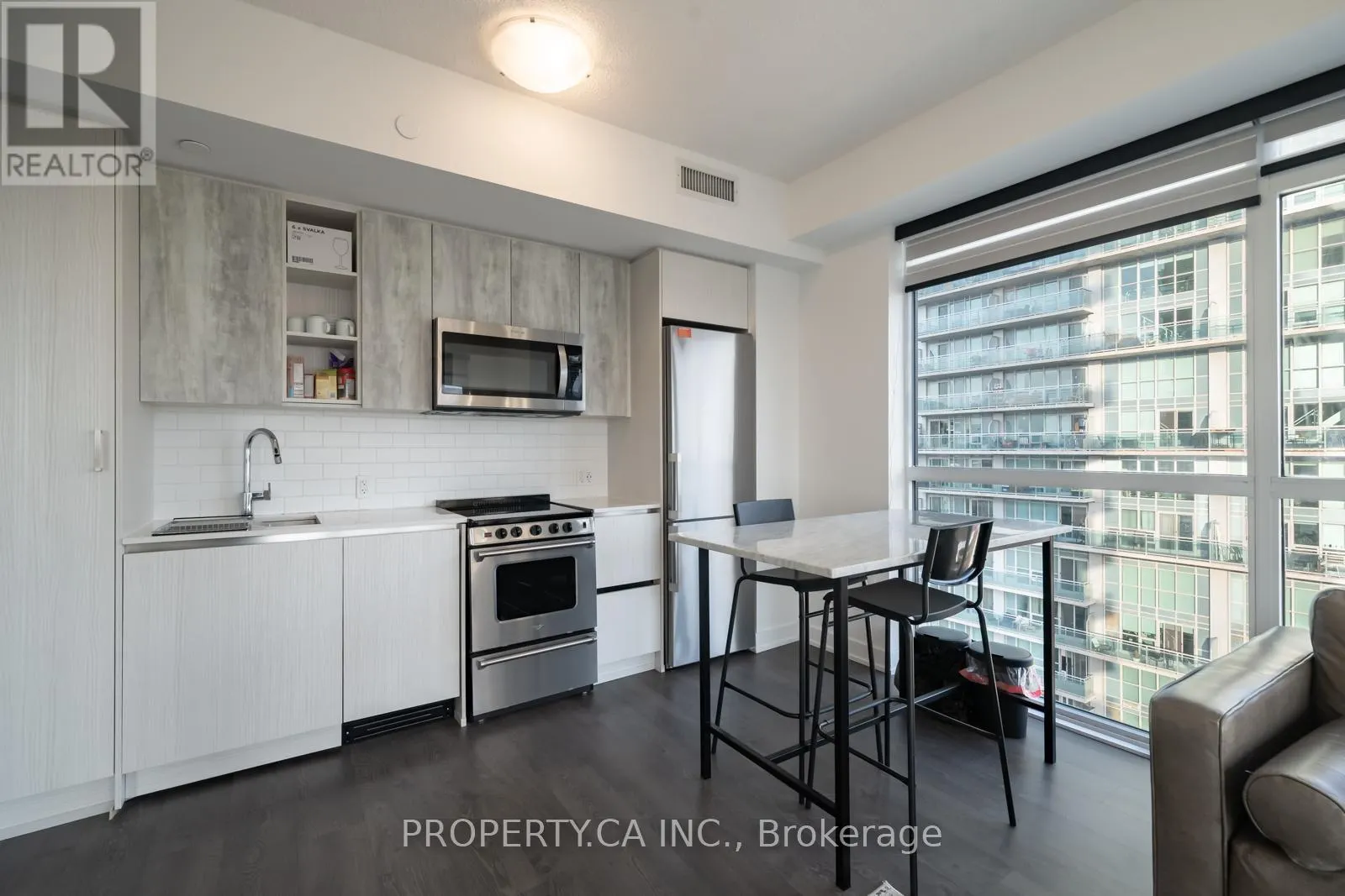 1204 - 251 MANITOBA STREET