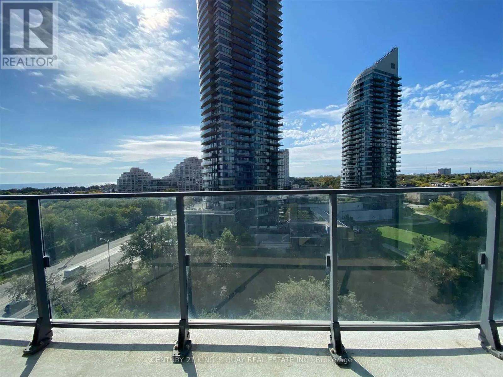 1004 - 2212 LAKE SHORE BOULEVARD W