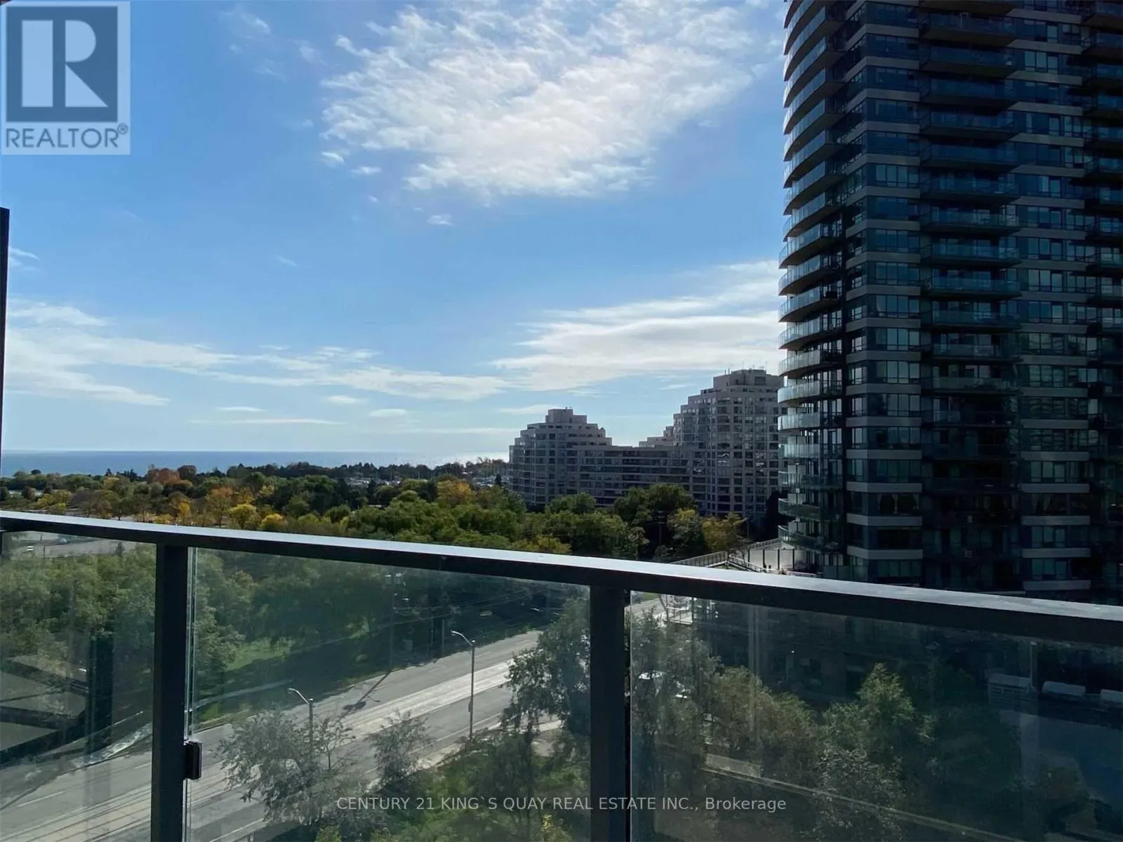 1004 - 2212 LAKE SHORE BOULEVARD W