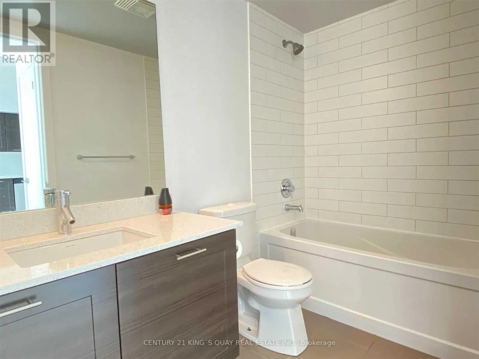 1004 - 2212 LAKE SHORE BOULEVARD W