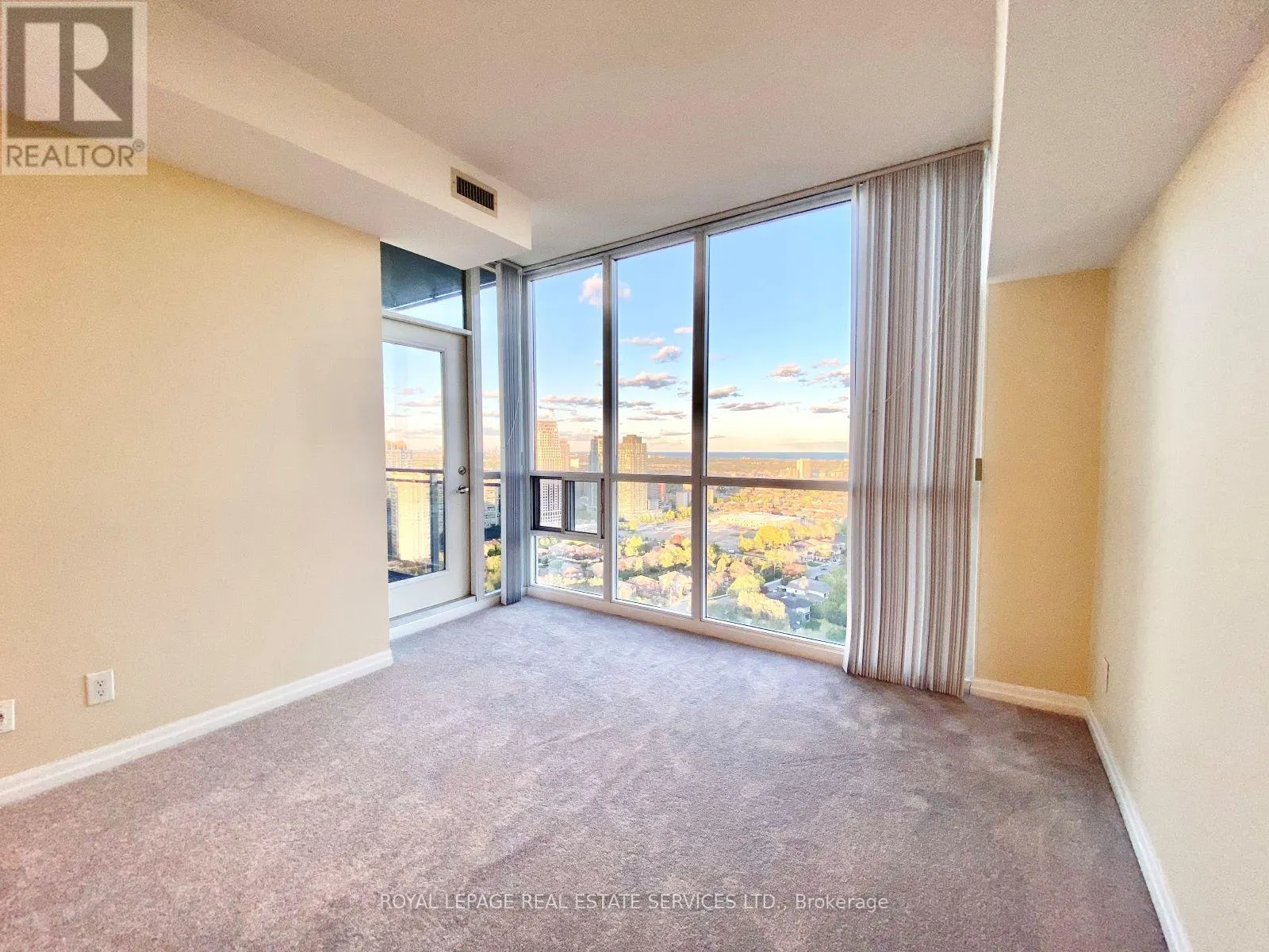 2706 - 223 WEBB DRIVE