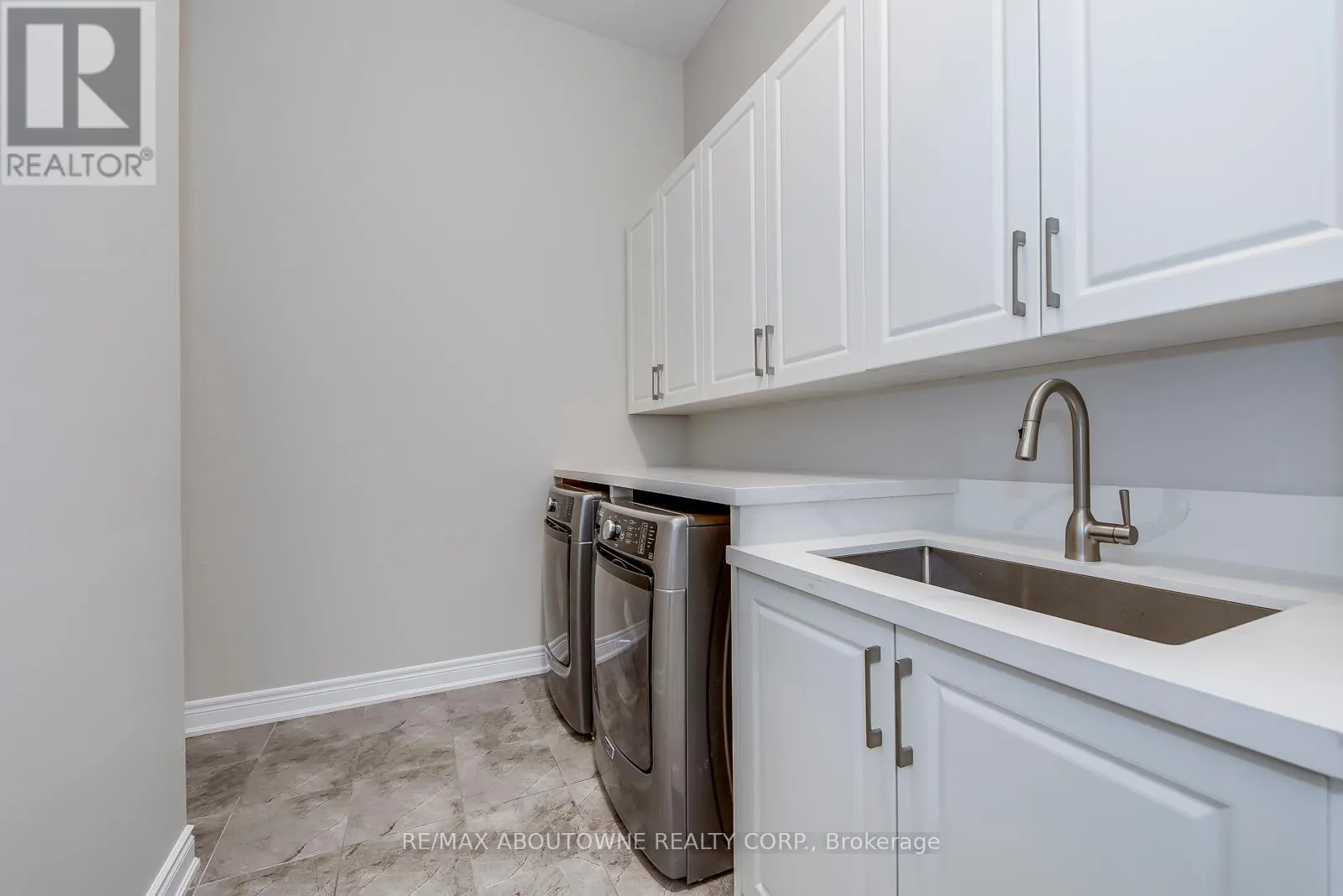 19 RAINDROP TERRACE