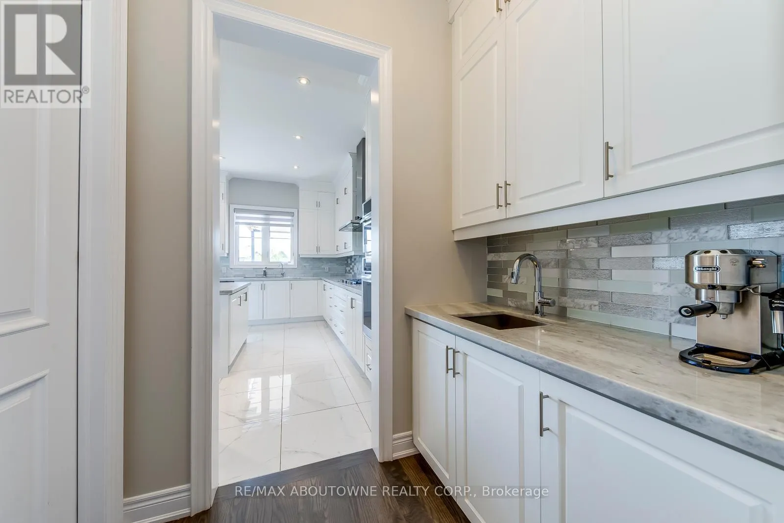 19 RAINDROP TERRACE