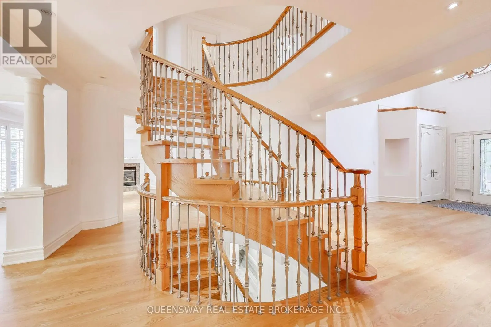 1371 CHRISEDEN DRIVE