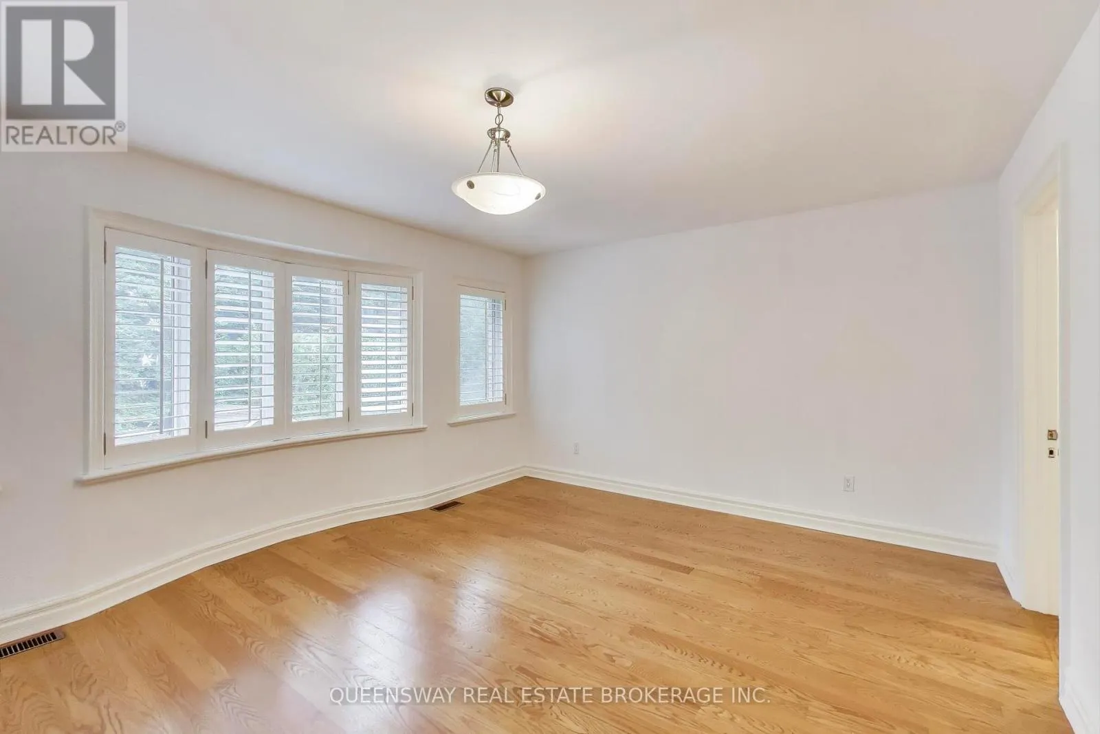1371 CHRISEDEN DRIVE