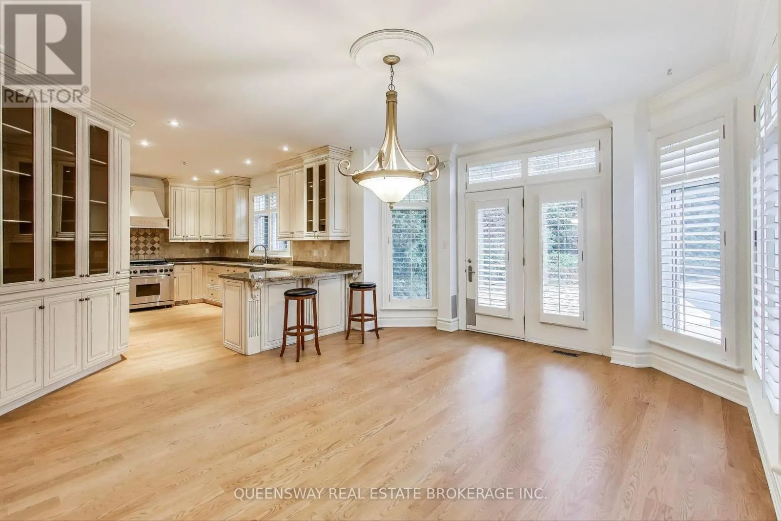 1371 CHRISEDEN DRIVE
